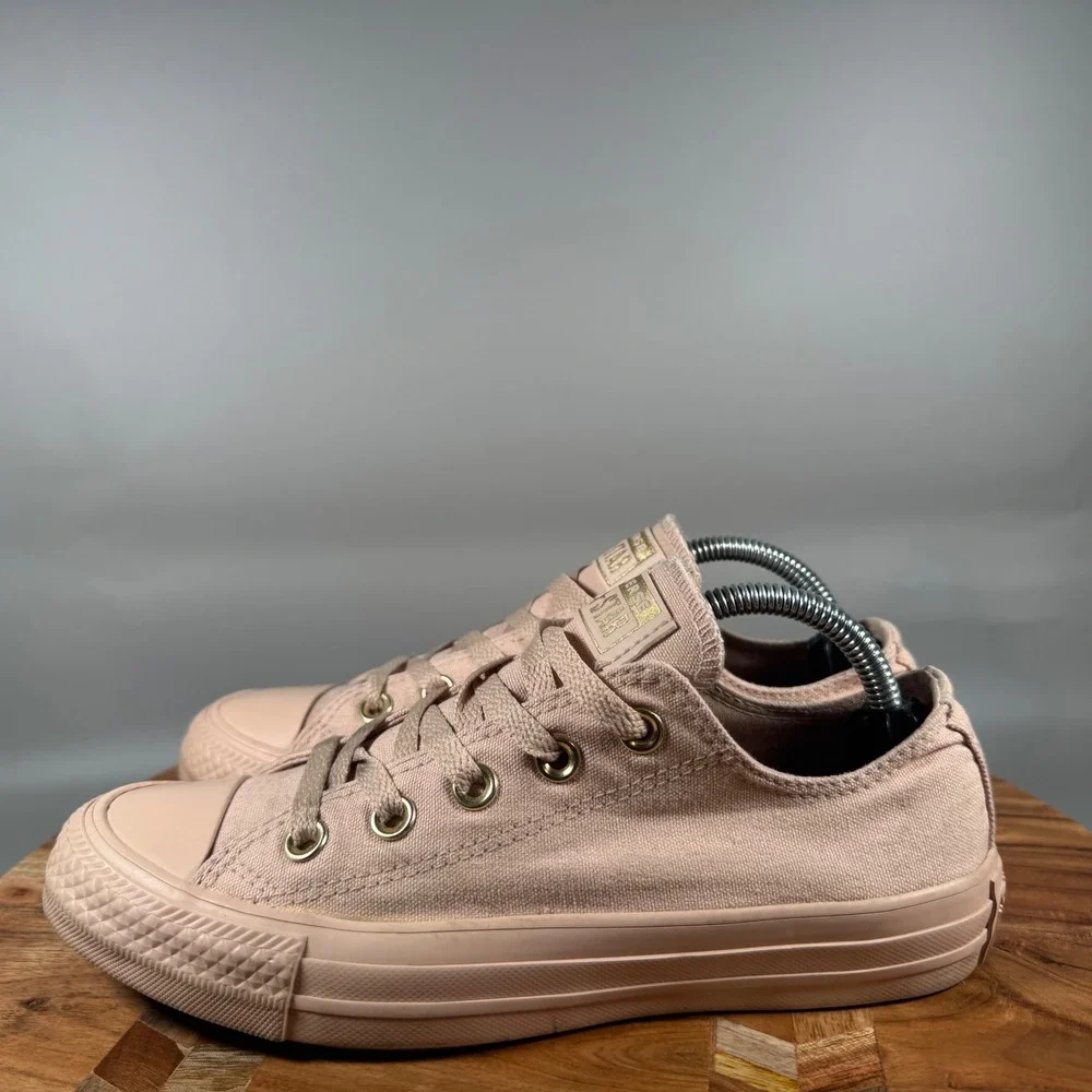 Converse Chuck Taylor All Star Low‎ Top Sneakers Pink Women US 6 EU 36.5